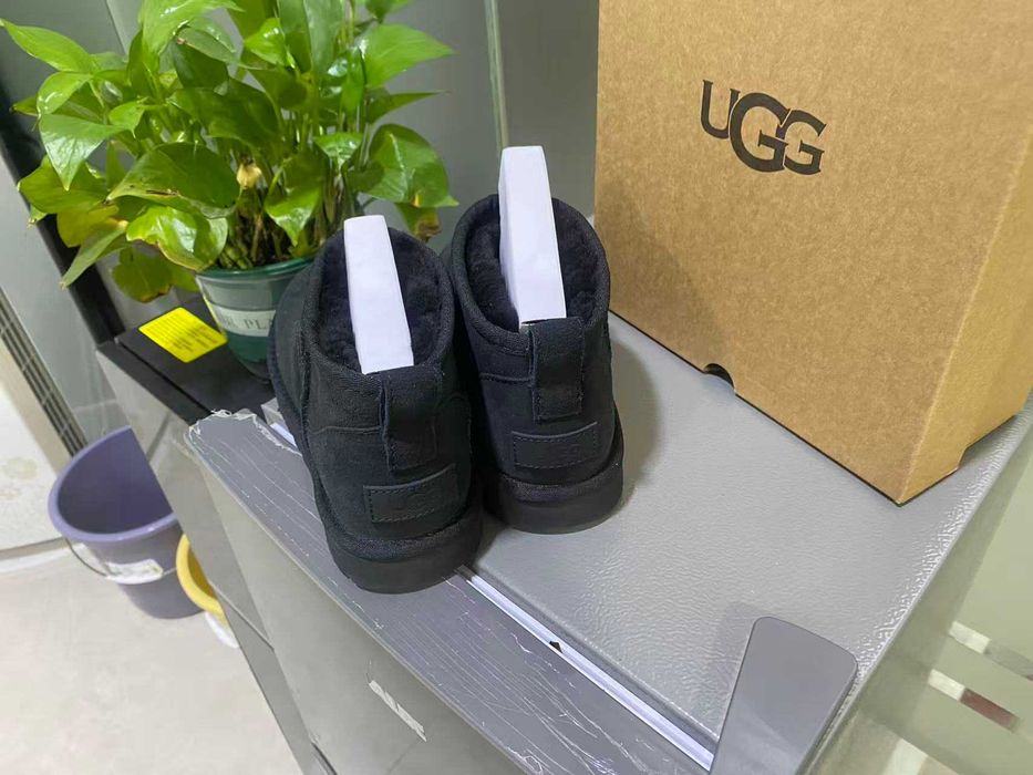 Ugg ultra mini czarny zara