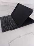 Etui do tabletu z klawiaturą trzy ustawienia