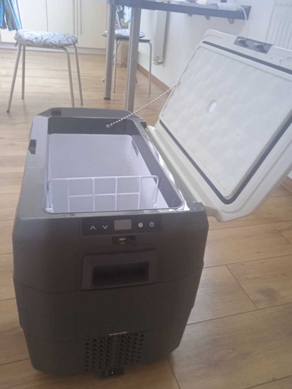 Mobilna Przenośna lodówka z zamrażarką 40 L  12 V/24 V, 220–240
