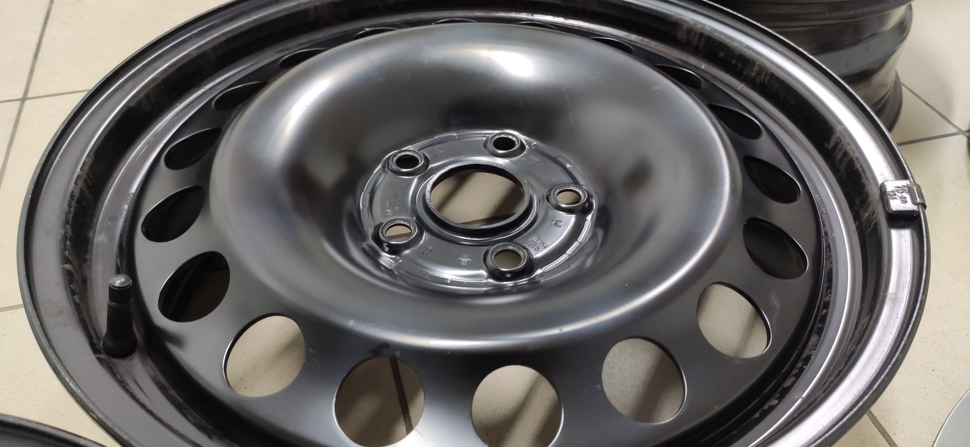 Диски+колпаки R-17 5*112, 6,5j, et38, цо57,1 (Volkswagen, Skoda)