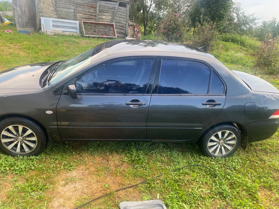 Mitsubishi lancer