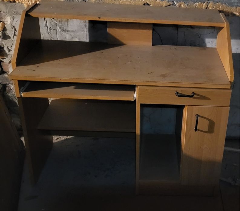 Biurko z podwyższeniem do biura lub pokoju  MOŻLIWOŚĆ TRANSPORTU