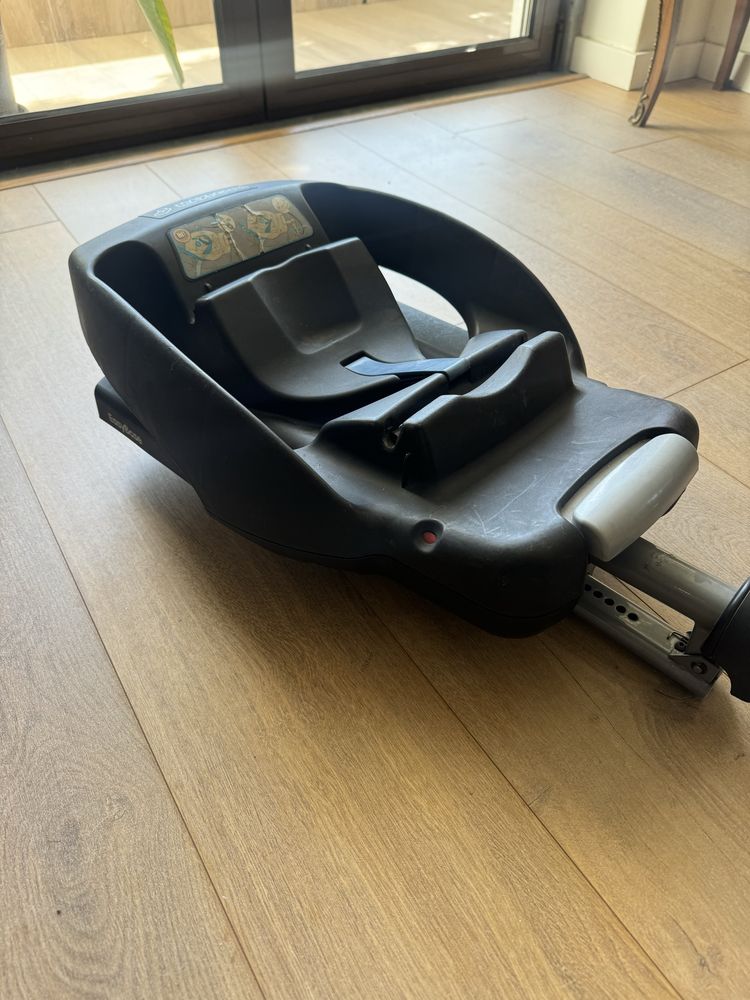 Maxi-Cosi com suporte para por no carro