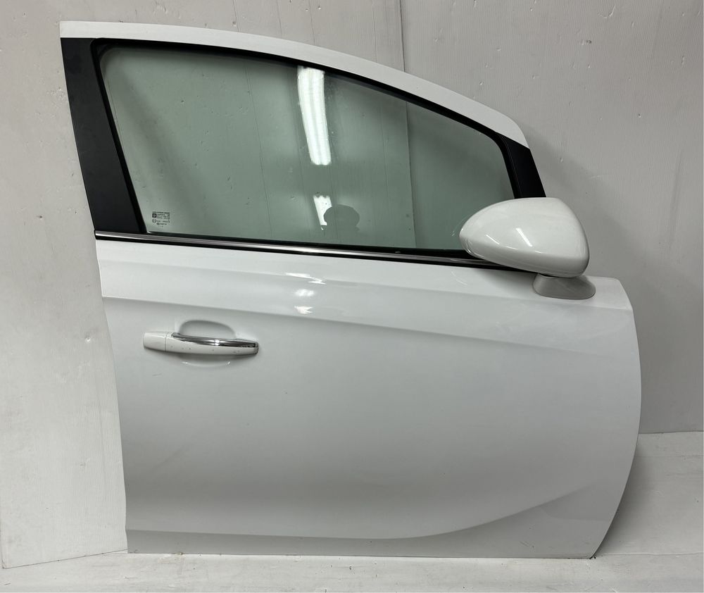 Opel Corsa E drzwi prawe przód przednie z40r