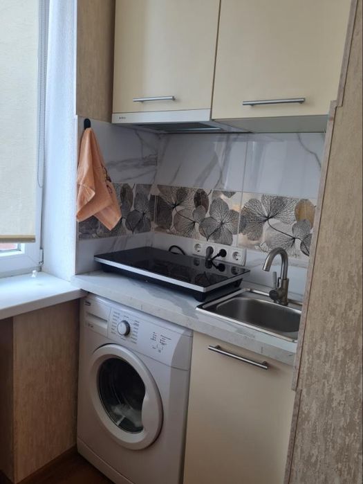 Сдам квартиру по суточно  от хозяина возле ЮЖД вокзала рядом супермарк