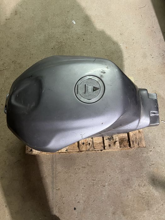 Deposito aprilia rsv4