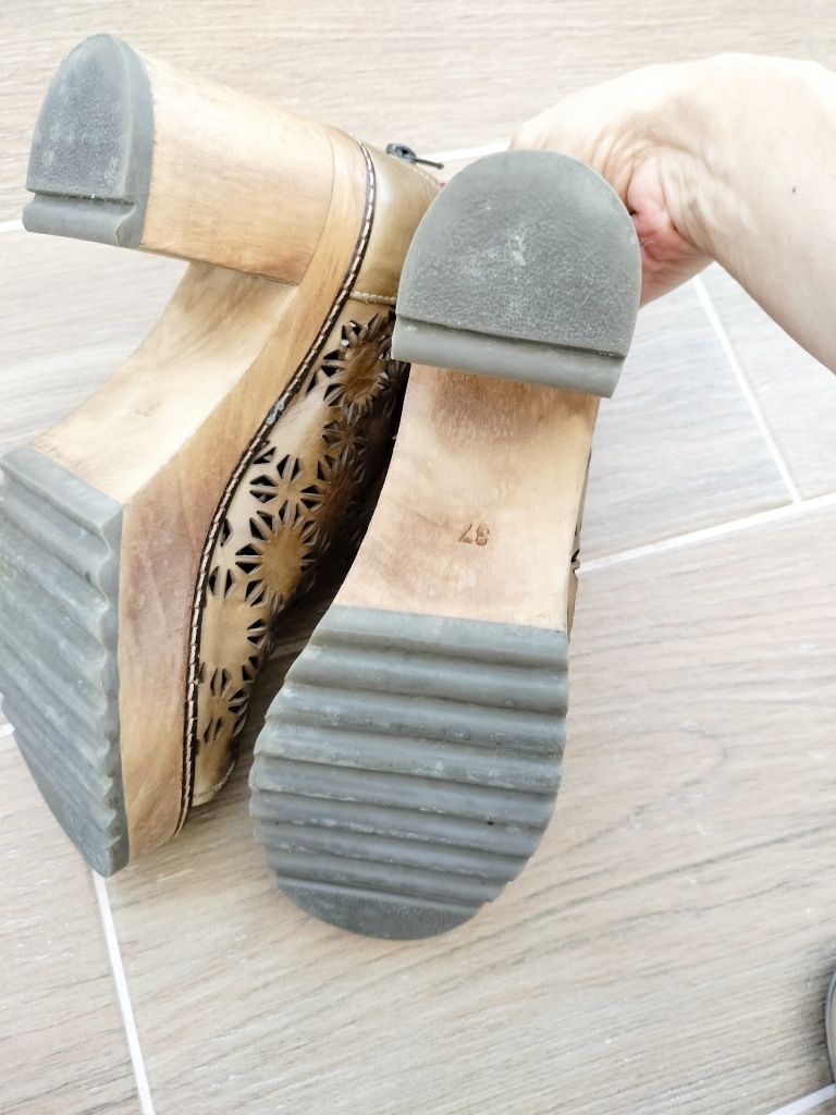 Sandálias elegantes em pele genuína. Tom castanho 37/ Como novas