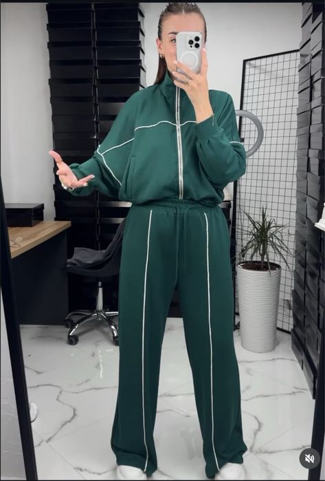 Продається спортивний костюм весняний