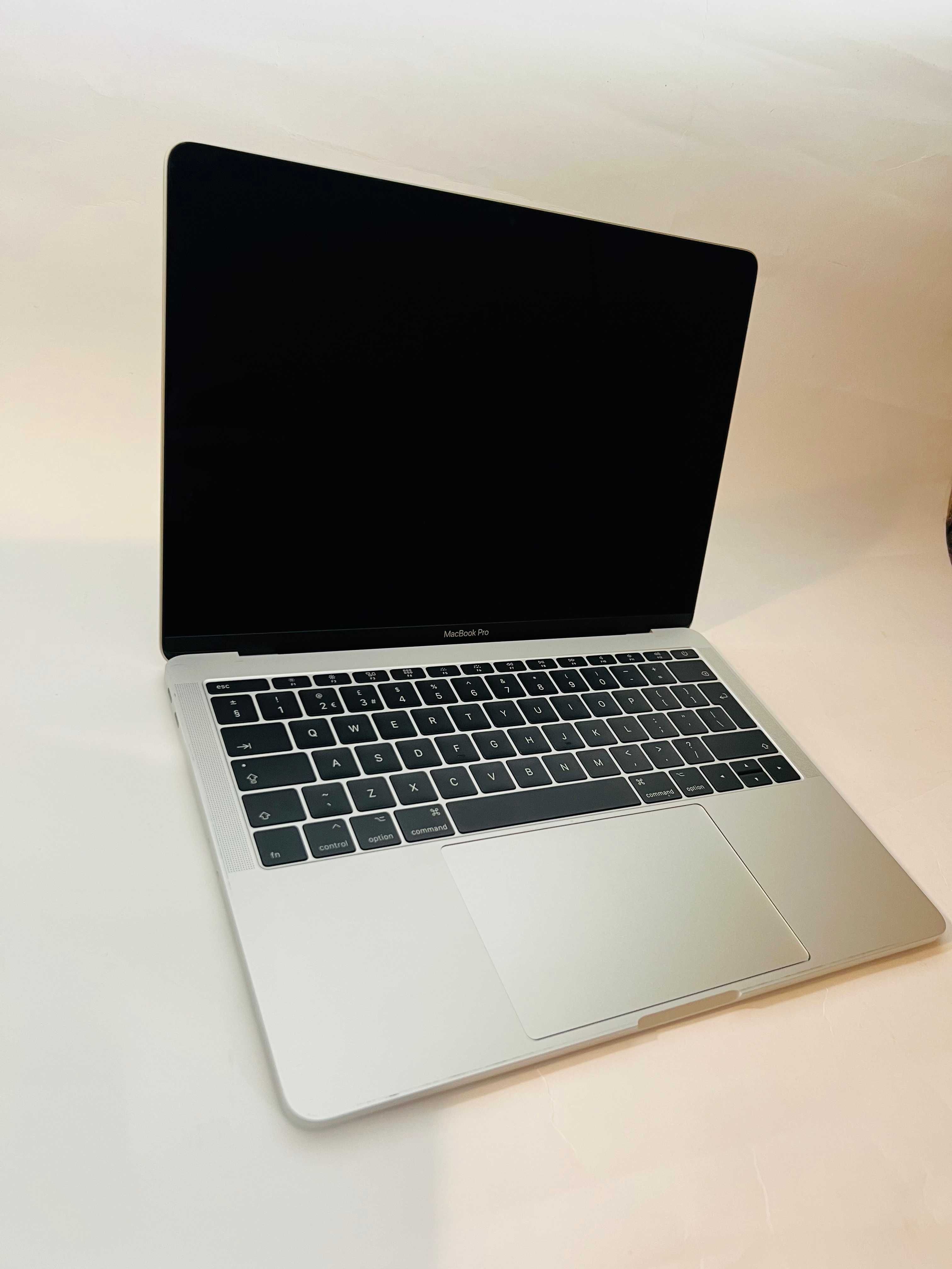 Macbook Pro 13,3 RETINA ssd 512 gb , stan IDEALNY, bateria 86 cykli