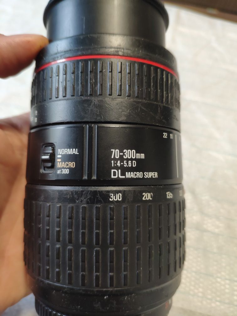Sigma 70-300  1:4-5.6 D  DL Macro Super Obiektyw