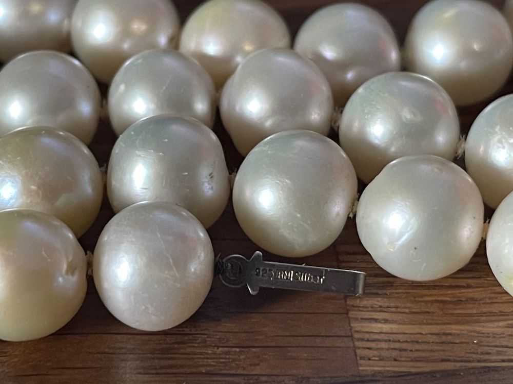 Duże perły hodowlane ze srebrnym zapięciem