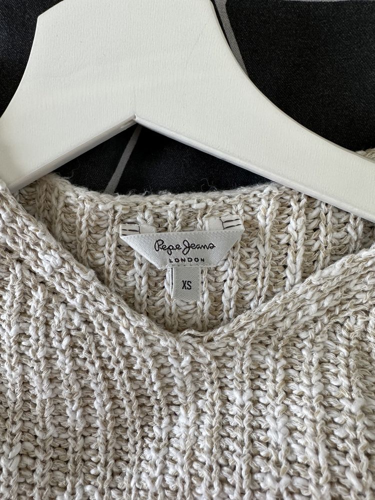 Beżowy sweter marki pepe jeans w rozmiarze S