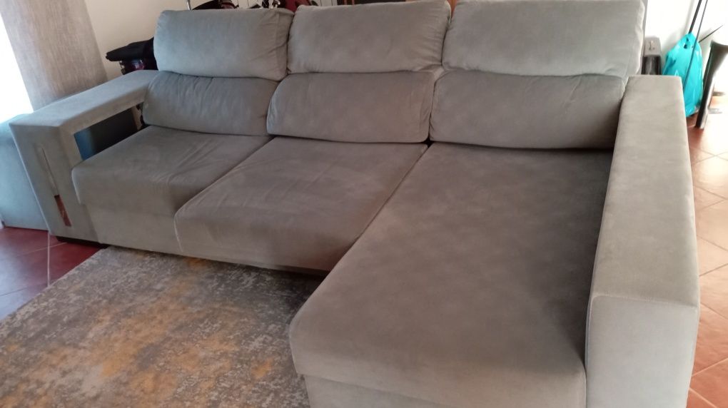 Vendo Sofá chaise longue, cinza em muito bom estado