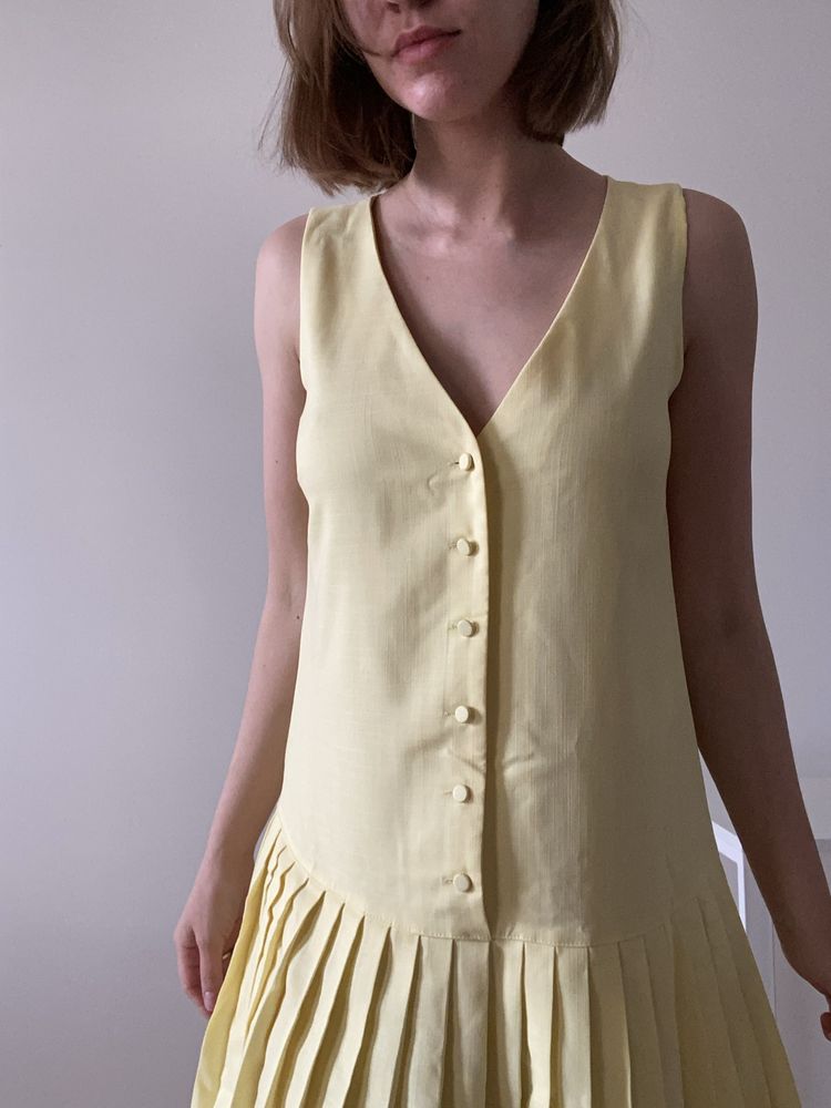 Сукня жіноча жовтого кольору