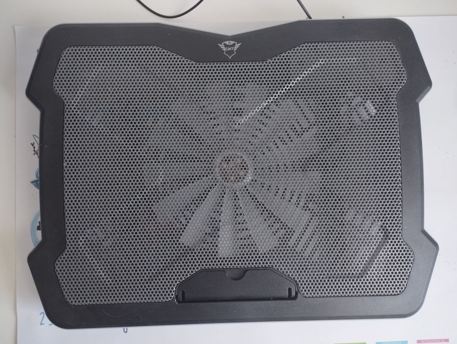 podstawka chłodząca pod laptopa