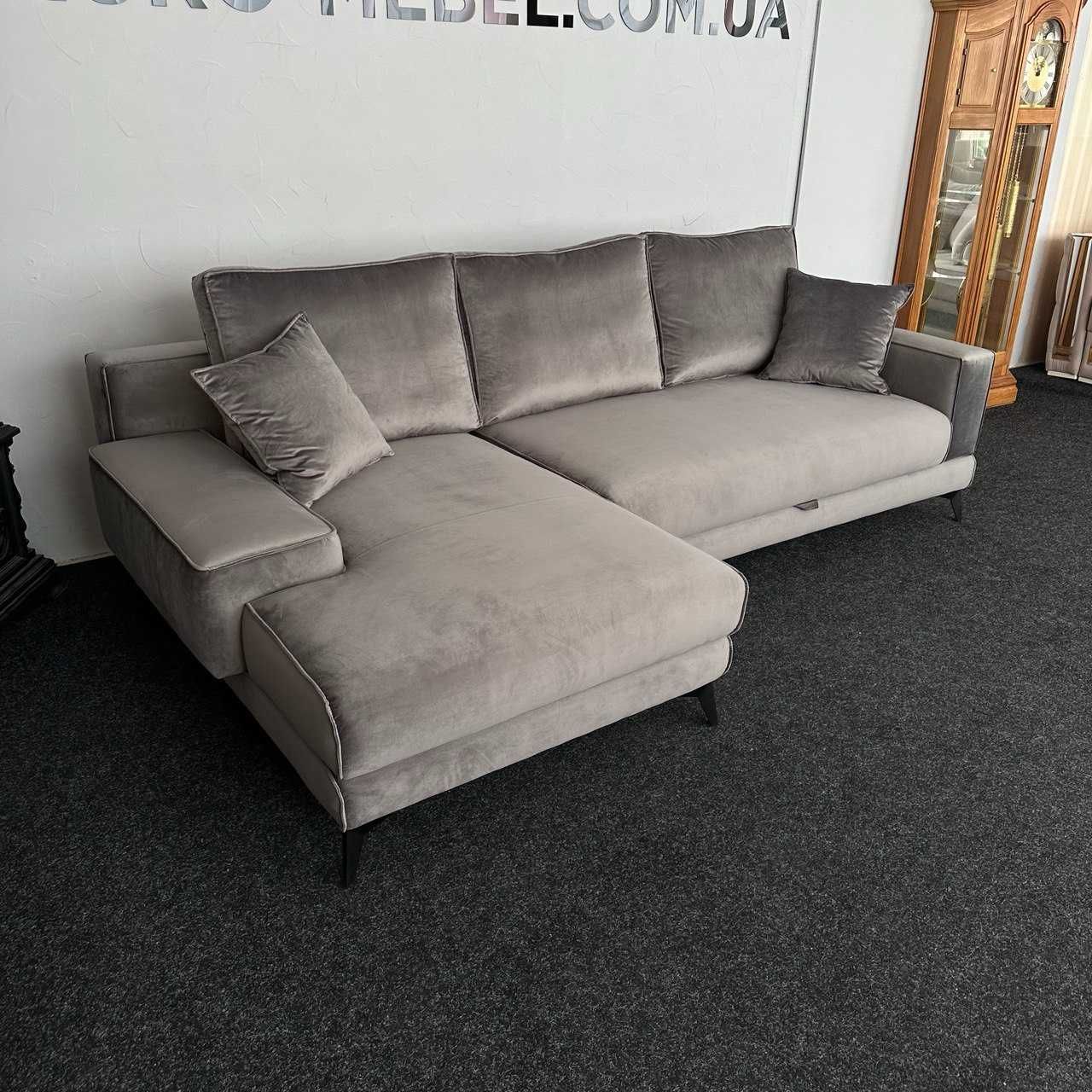 Новий розкладний диван в тканині для відпочинку купити