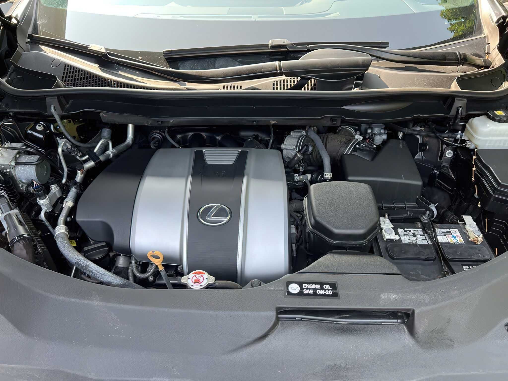 Lexus RX     2021