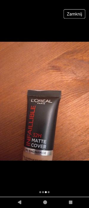 Matujący podkład do twarzy