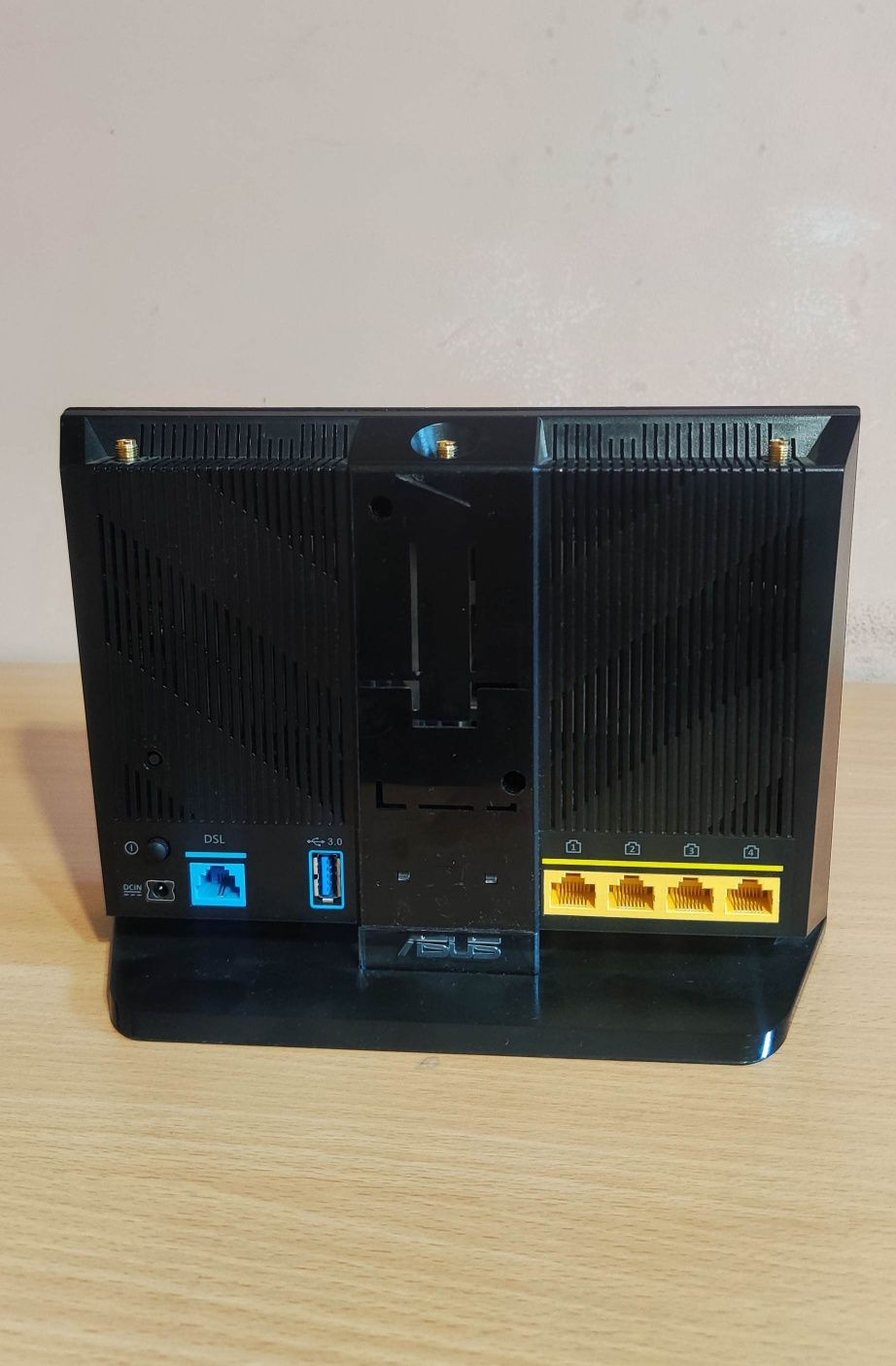 Роутер Asus DSL-AC68U