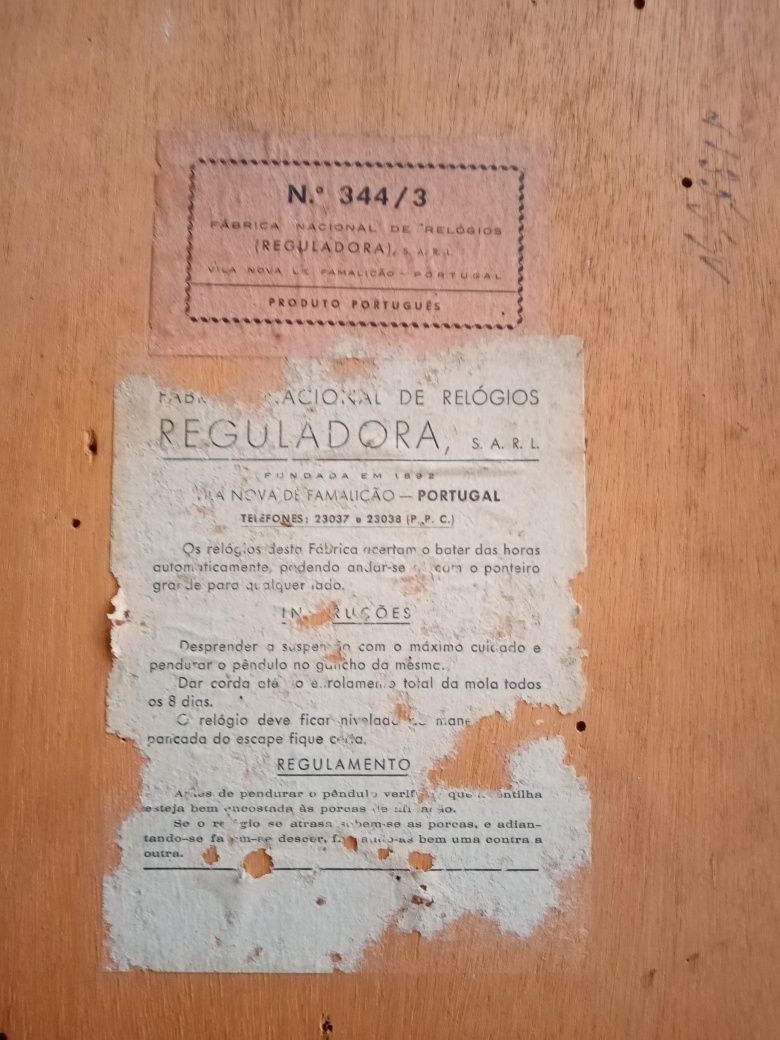 Relógio de parede reguladora