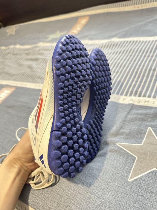 Бутси сороконіжки адідас