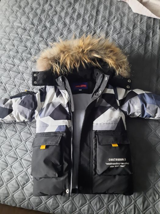 Тепла зимова куртка на 3-5 років в ідеальному стані