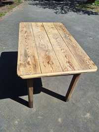 Drewniany stół ręcznie robiony do renowacji