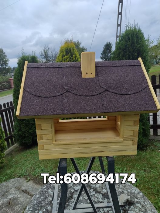 Karmnik dla ptaków z bala.