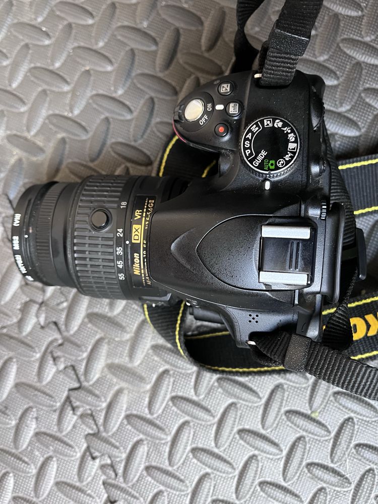 Nikon D3200 AF-S Nikkor 18-55 Dodatki 5500 klatek