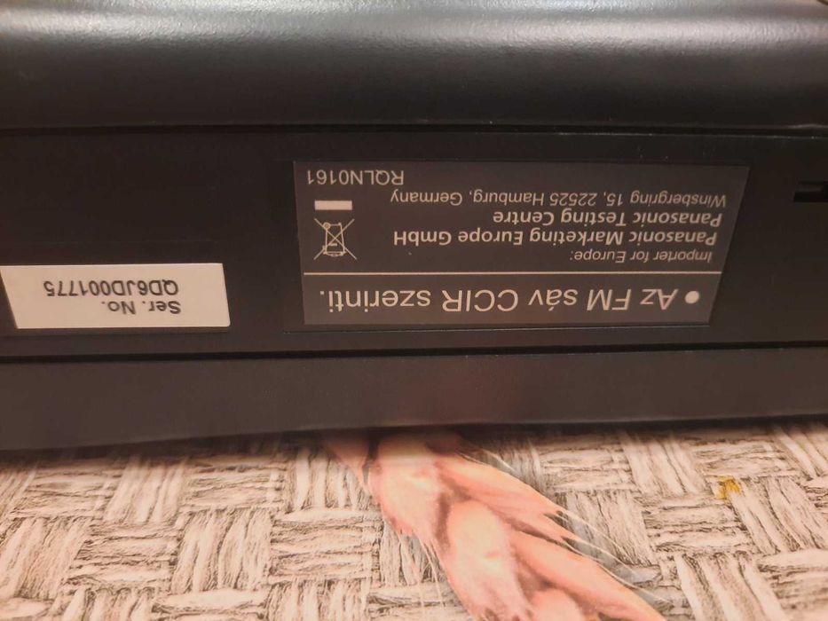 Радіоприймач / годинник Panasonic RF-2400