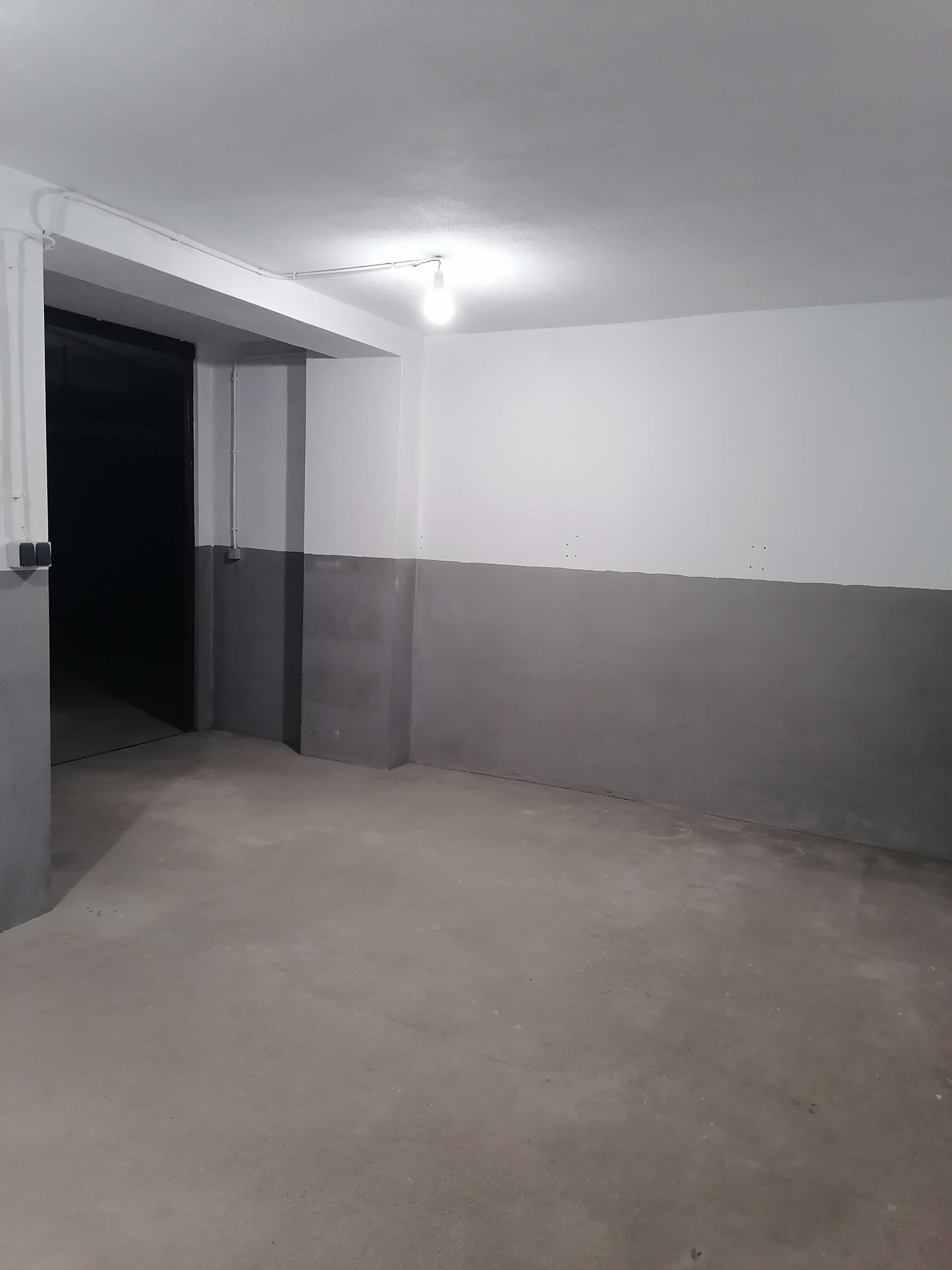 Garagem dupla fechada  box armazém devesas coimbrões Gaia