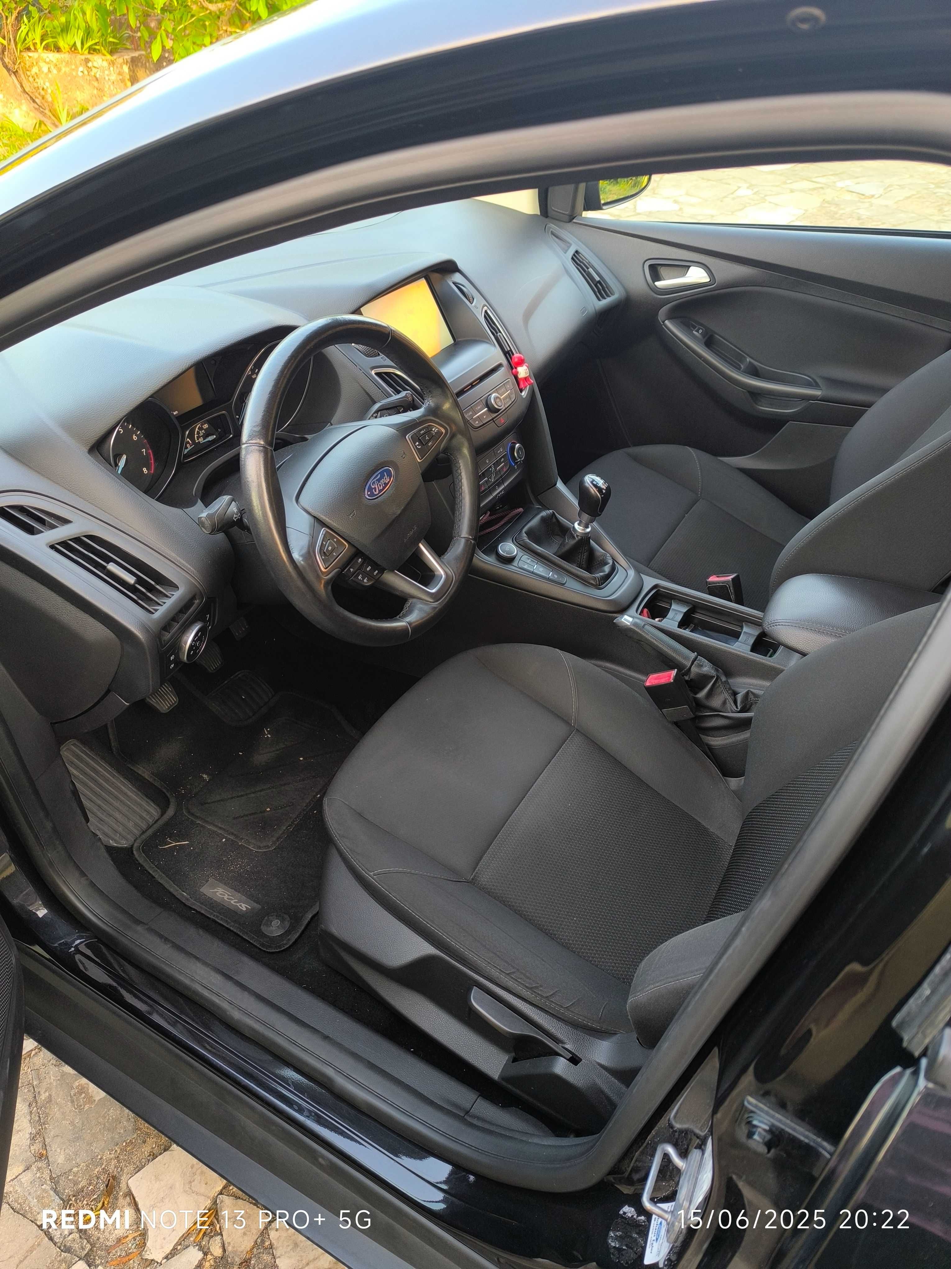 Ford focus 1.0 ecoboost full extras
