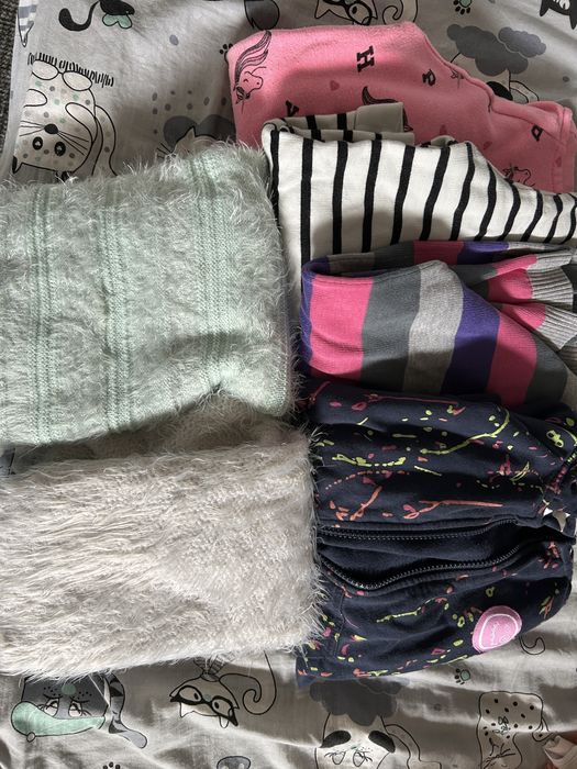Bluzy i sweterki dla dziewczynki