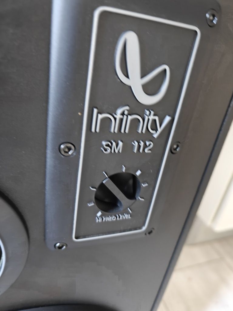 Amplituner Marantz z kolumnami Infinity
