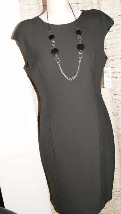 Klasyczna czarna sukienka Zary