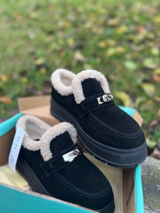 Замшеві лофери з хутром