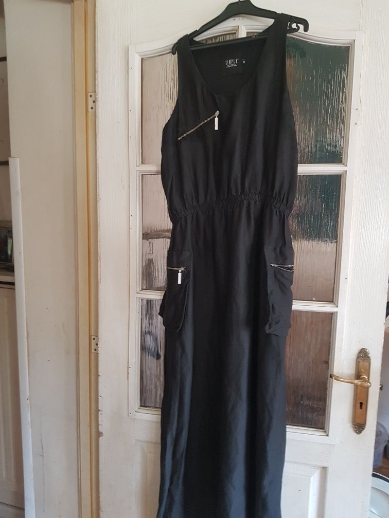 Dluga, czarna sukienka SIMPLE, XL