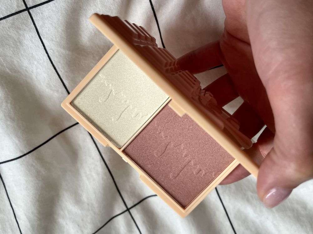 Mini paletka I heart Revolution Praline - rozświetlacz highlighter