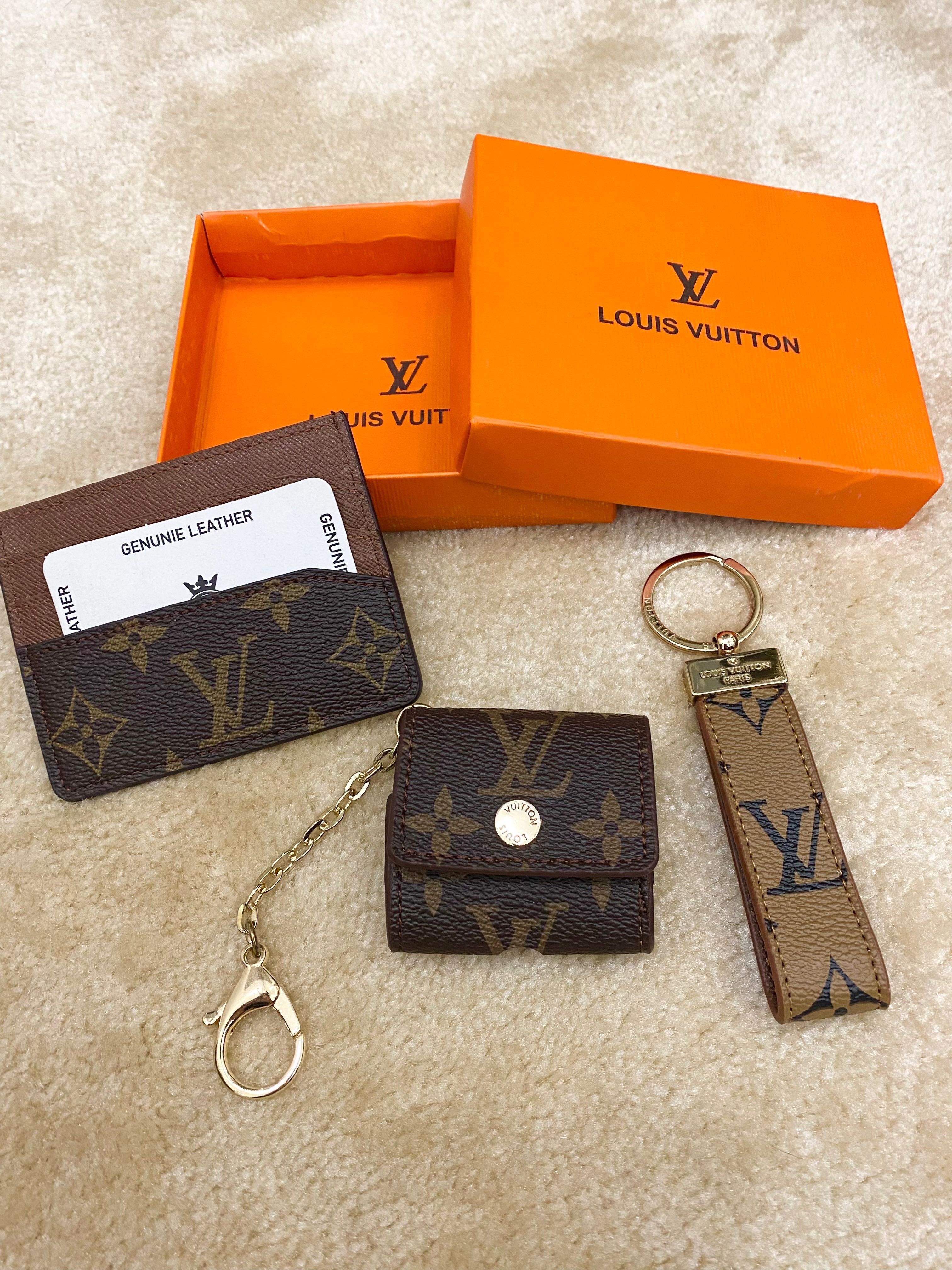 Louis Vuitton komplet ze skóry w pudełku LV