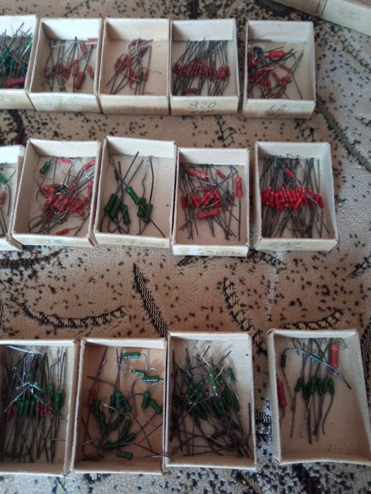 Продам радіо деталі.