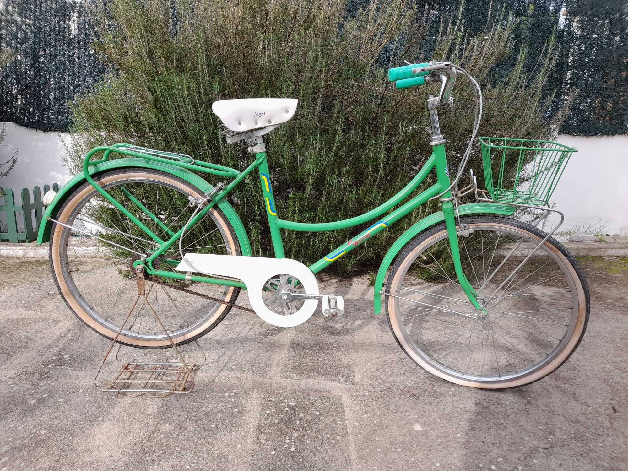 Bicicleta antiga ESMALTINA