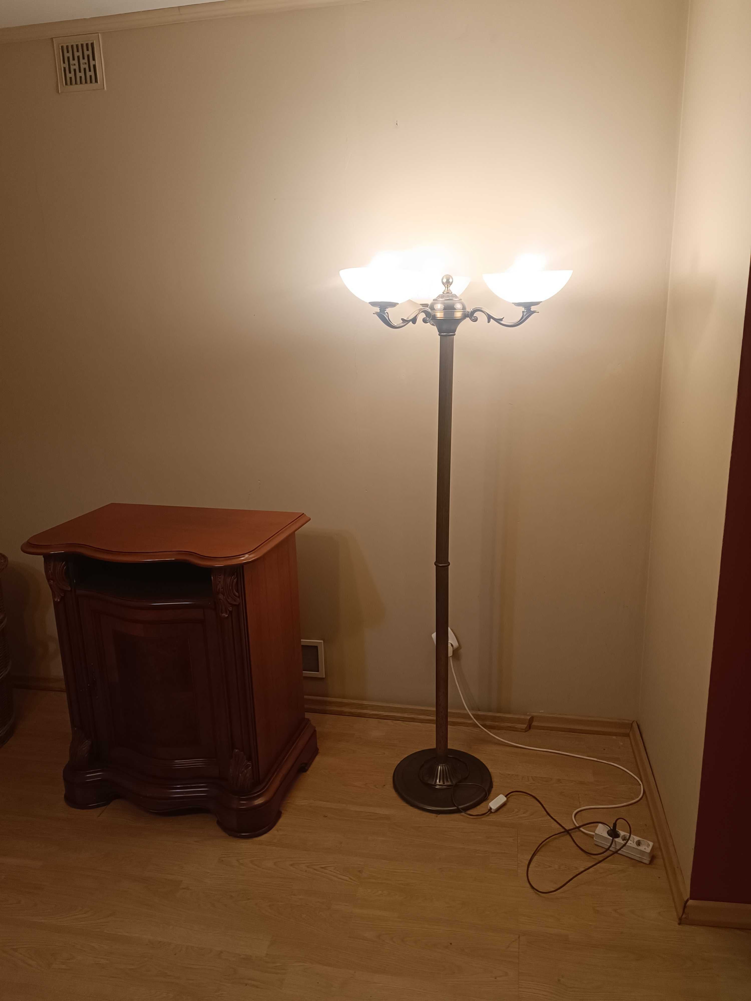 Lampa stylowa stojąca włoska - mosiądz