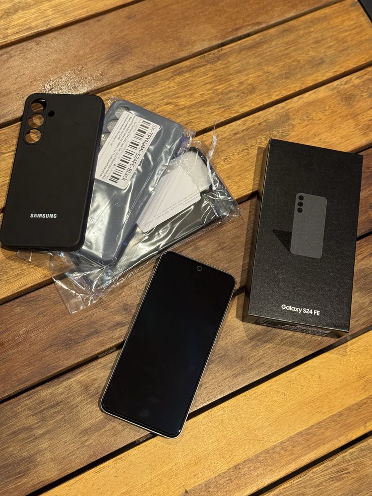 Смартфон Samsung Galaxy S24 FE 8/256 гб