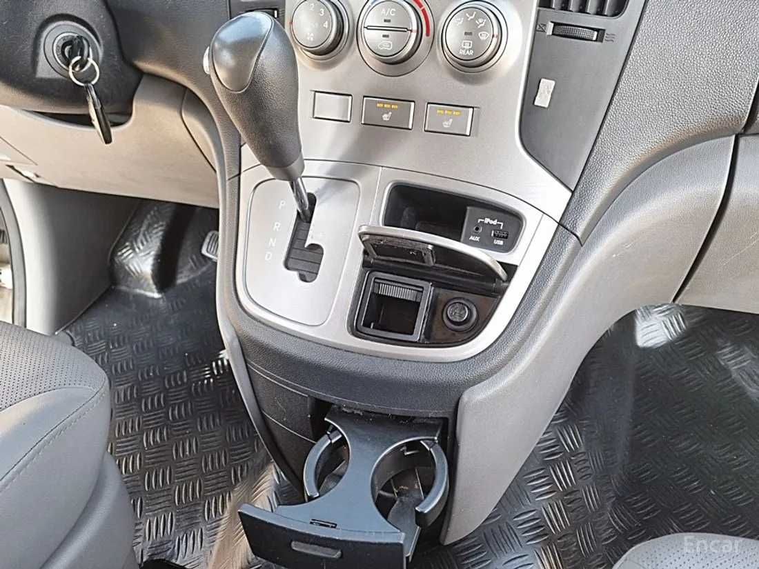Hyundai Grand Starex 2012 2.5 Дизель