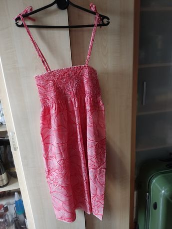 Czerwona sukienka letnia
