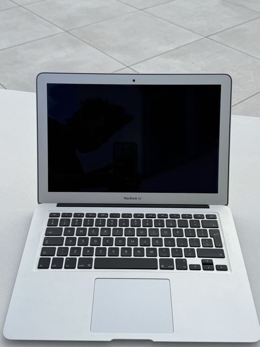 MacBook Air 13” (Mid-2012) i5 / 4GB / 128GB – stan idealny, komplet