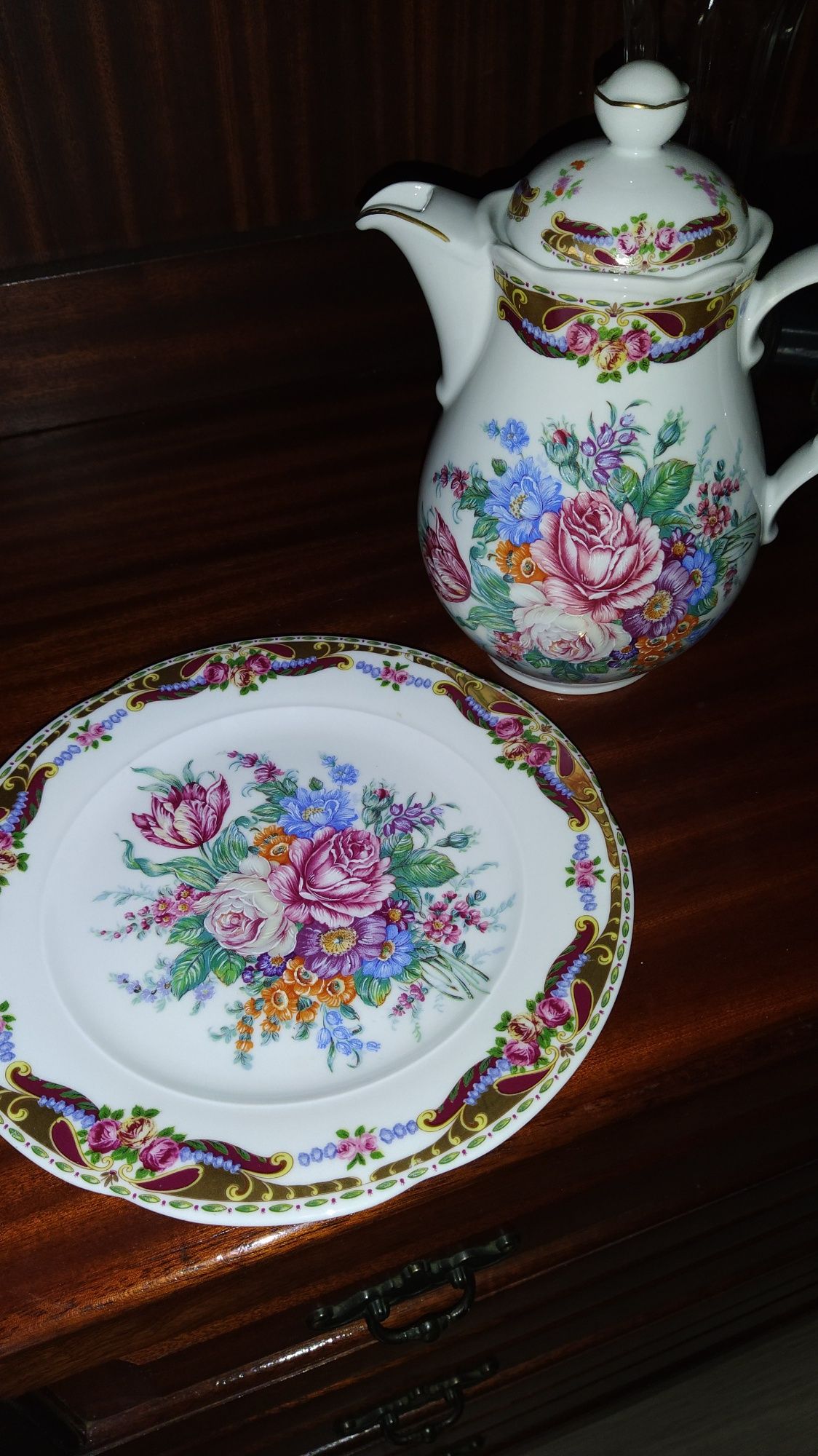Bule e prato porcelana Limoges com selo Vizavi