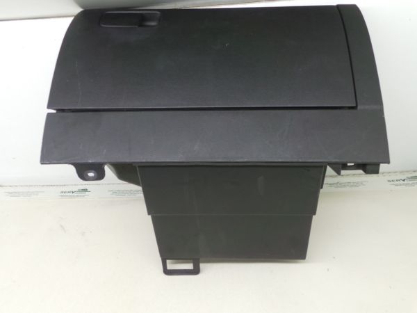 Porta luvas VOLKSWAGEN Polo (6R, 6C)