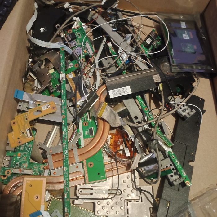 ASUS ROG g73 запчастини все за 1000