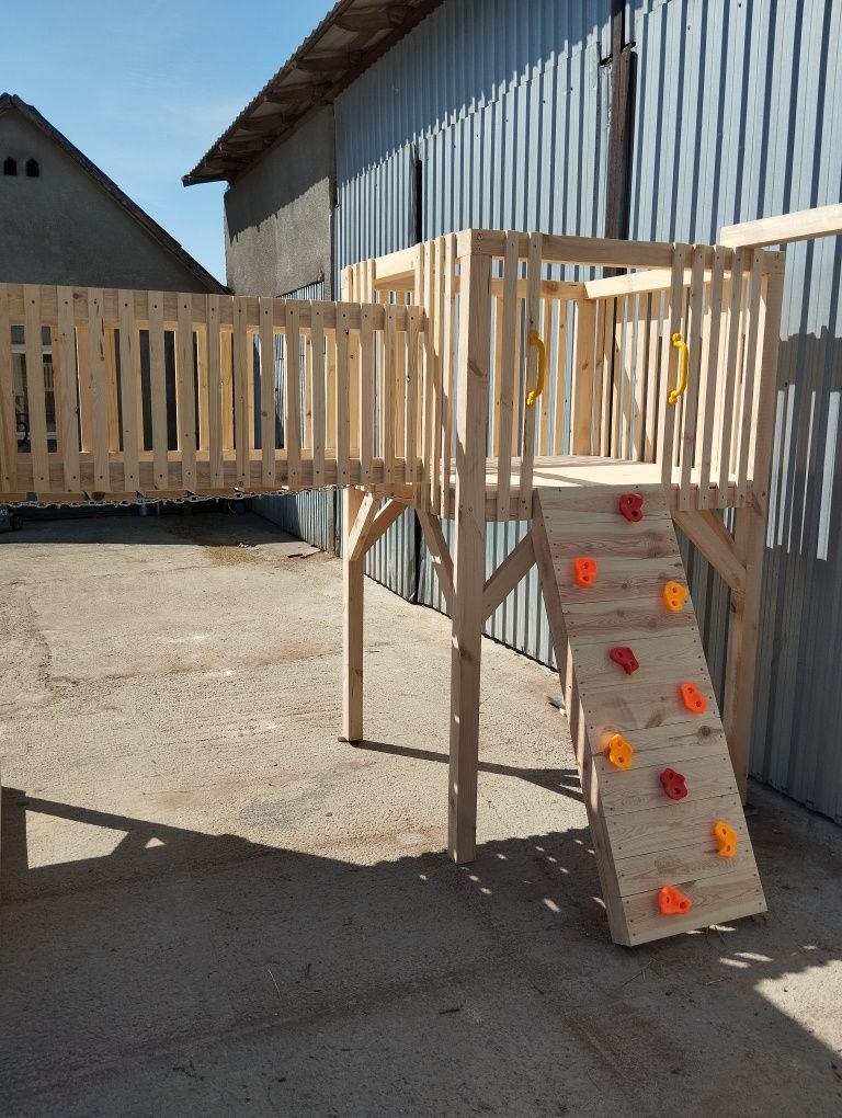 Domek Plac zabaw dla dzieci ze zjeżdżalnią ścianą spinaczkową